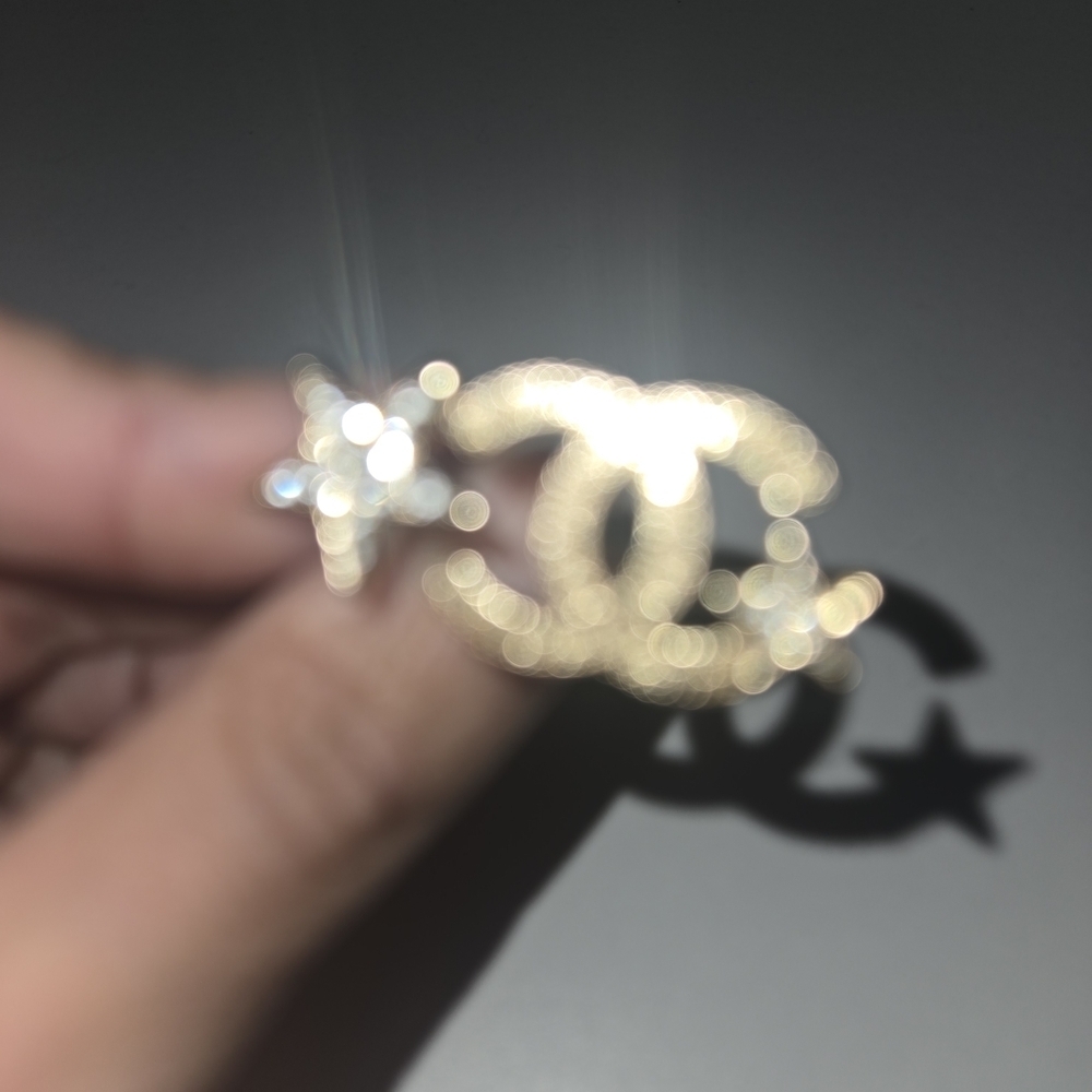 CHANEL Gold and Silver Star Ring - Picture 4 of 9